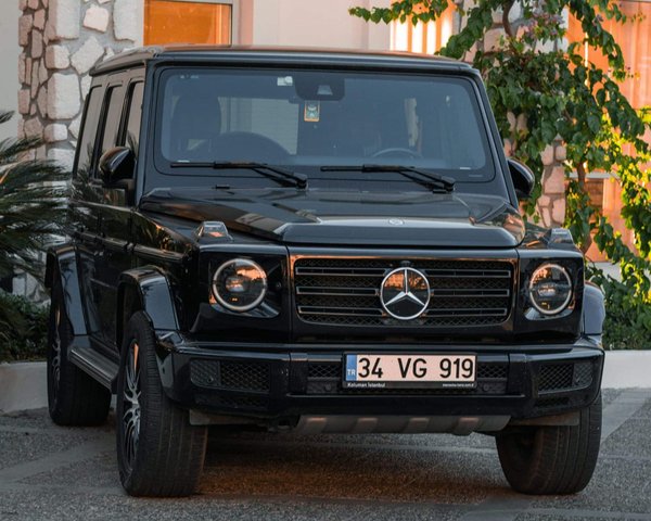 What's the Best Way to Maintain the HVAC System in a Mercedes-Benz C-Class for Optimal Performance?